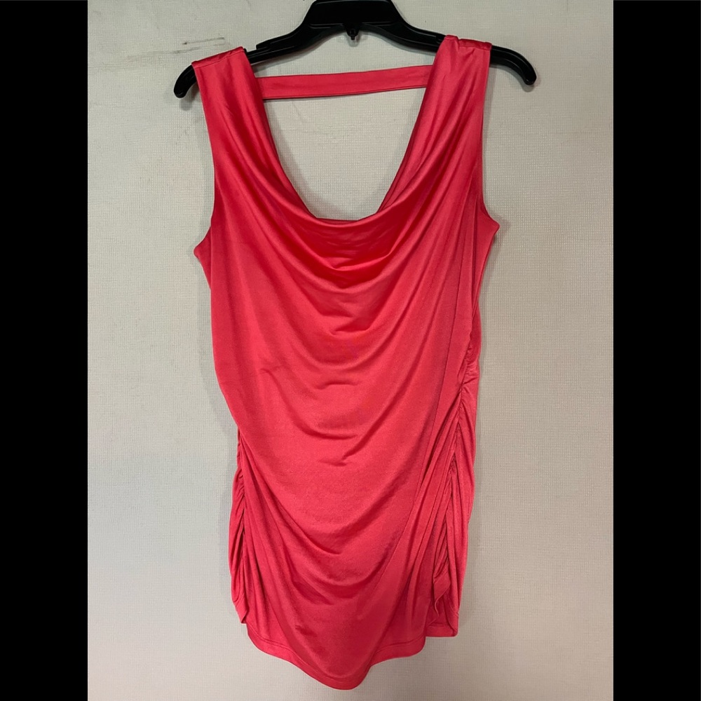 Cache sleeveless Salmon colored top